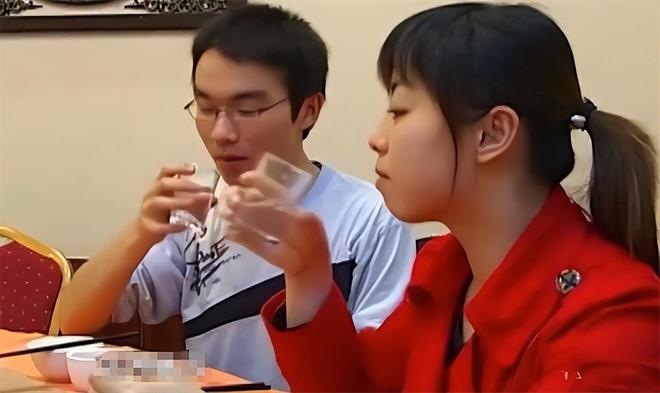 Kaiyun（中国体育）：湖南女孩刘静喝酒就像喝水被称为“现代酒神”检查结果如何(图10)