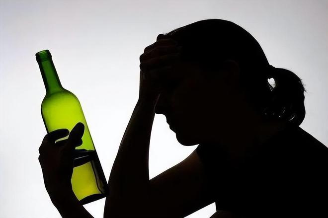 Kaiyun（中国体育）：湖南女孩刘静喝酒就像喝水被称为“现代酒神”检查结果如何(图18)