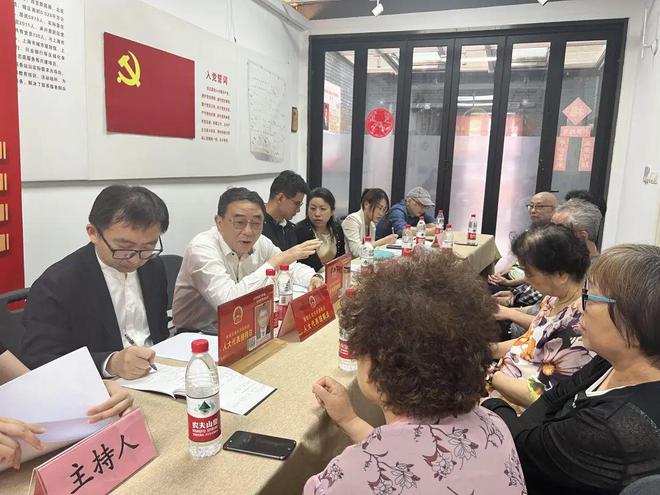 代表履职+“三会”发力承兴居民区“便”捷回归(图1)
