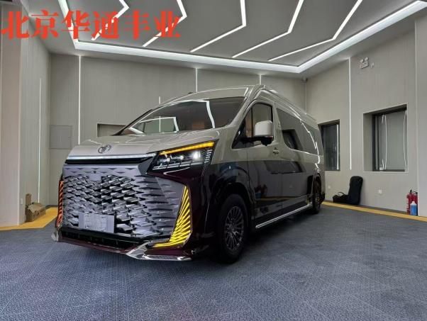Kaiyun体育网站：进口丰田海狮6座7座9座接待版多少钱(图1)