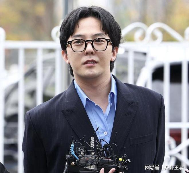 Kaiyun（中国体育）：权志龙被指控吸毒证词首公开！卫生间有莫名包装纸之后行动诡异(图2)