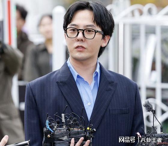 Kaiyun（中国体育）：权志龙被指控吸毒证词首公开！卫生间有莫名包装纸之后行动诡异(图3)