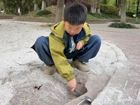 南箐园公厕焕新升级：打造“运动+童趣”主题便民空间(图4)