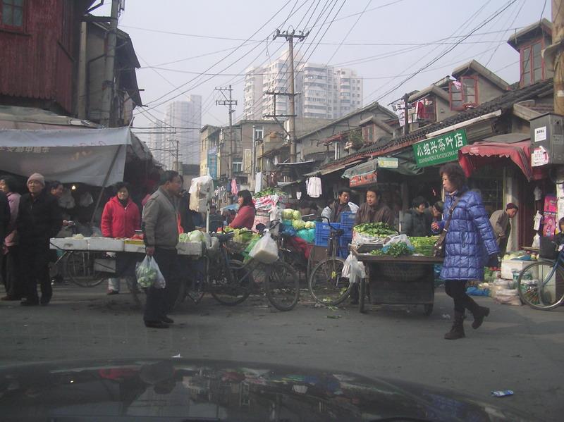 Kaiyun体育网站:上海各区划定设摊区域815个为提升城市“烟火气”寻找“最大公约数”(图3)