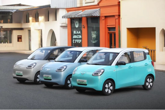 170万人的移动派对五菱宏光MINIEV又双叒承包了年轻人的快乐(图3)