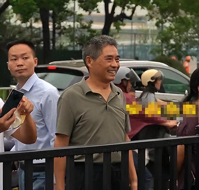 Kaiyun体育网站:家长送娃上学后吐槽:宿舍像荒野求生潮得能长蘑菇教育局回应(图1)