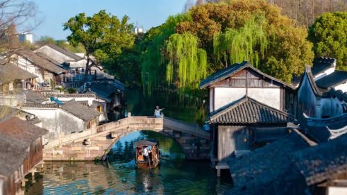 千万游客为何偏爱“商业乌镇”？(图2)