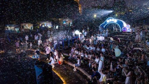 千万游客为何偏爱“商业乌镇”？(图7)