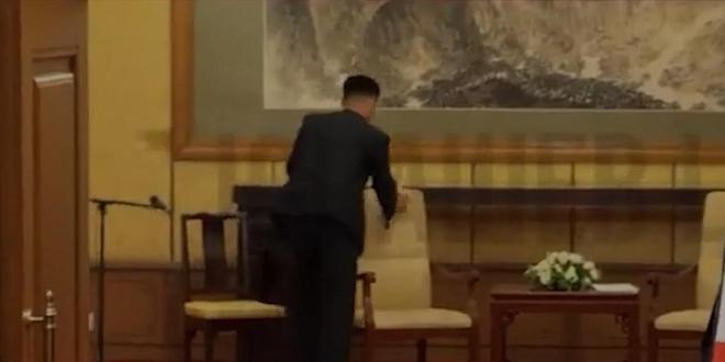 普京会后金正恩随身警卫仔细擦桌椅、销痕迹是防中国间谍吗？(图2)