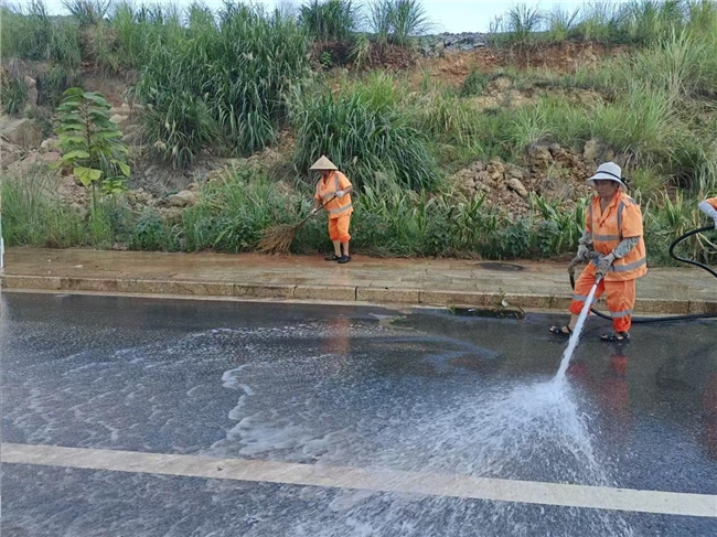 人机协同作战开展洗城行动(图1)