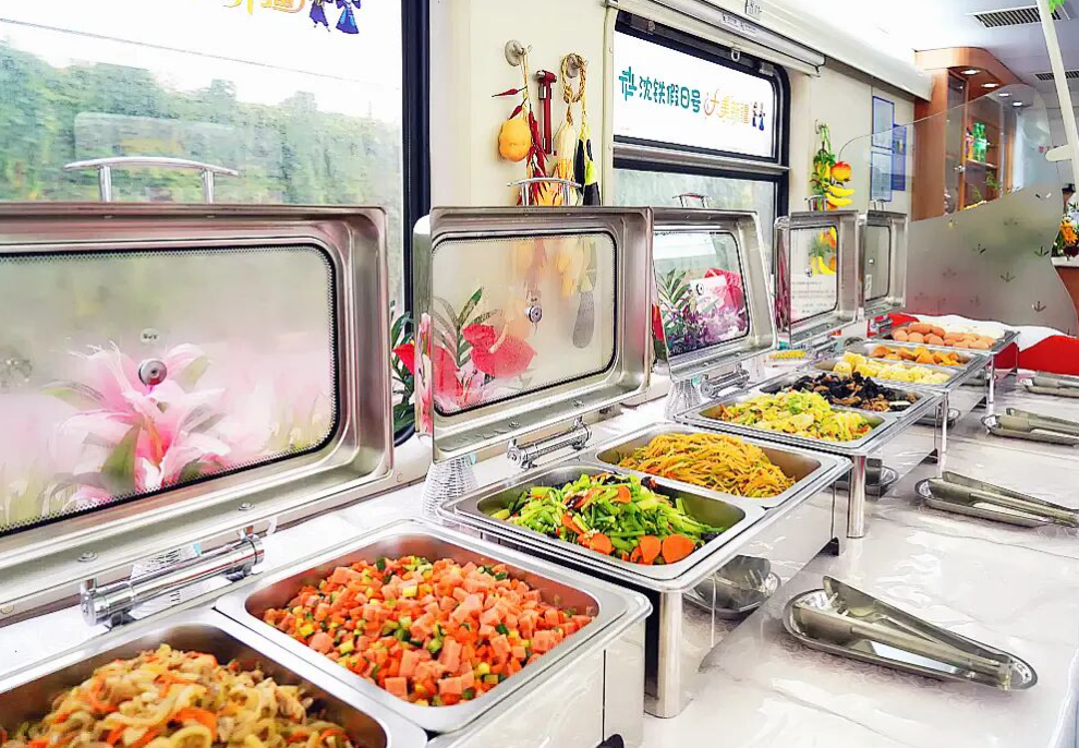 往返13000多公里！这趟卧铺列车还有自助餐！(图3)