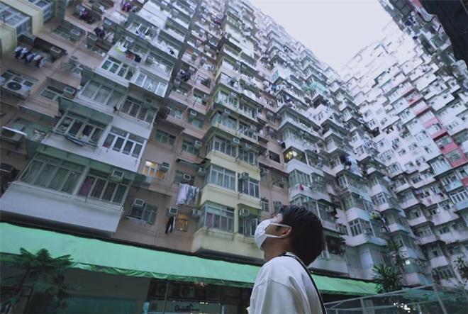 Kaiyun体育网站:香港的怪兽大厦他在10㎡劏房住2年网友:我家卫生间都比这大(图3)