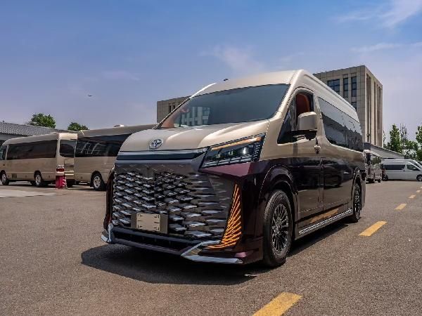 Kaiyun体育网站：丰田海狮MPV丰田海狮6座卫生间版价格(图1)