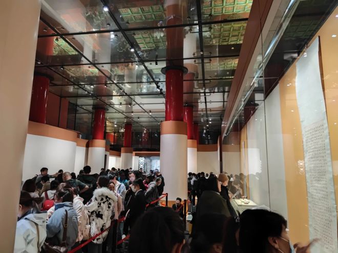 Kaiyun（中国体育）：在故宫排队10小时不吃不喝不上厕所结果《清明上河图》只能看两眼就被赶着走？(图6)