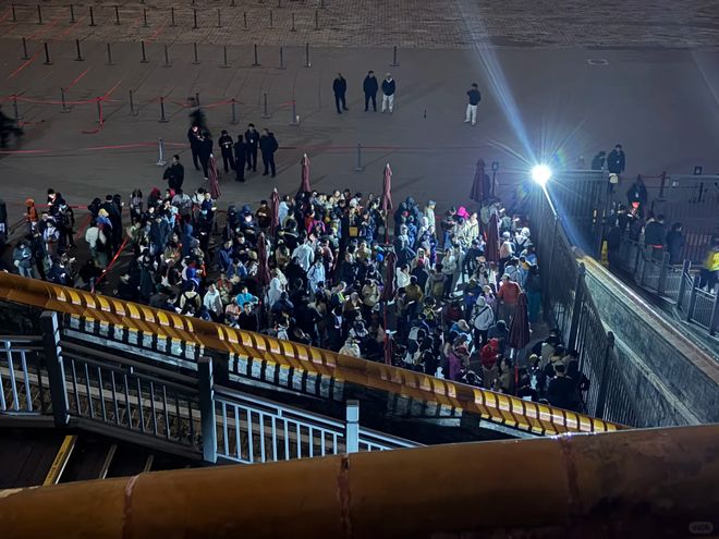 Kaiyun（中国体育）：在故宫排队10小时不吃不喝不上厕所结果《清明上河图》只能看两眼就被赶着走？(图7)