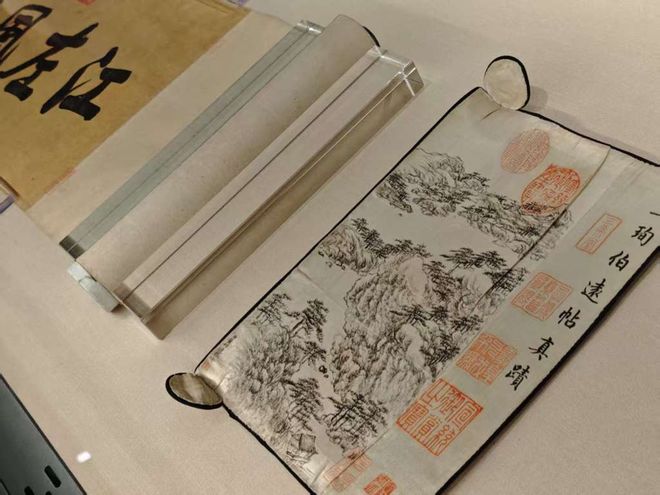 Kaiyun（中国体育）：在故宫排队10小时不吃不喝不上厕所结果《清明上河图》只能看两眼就被赶着走？(图10)