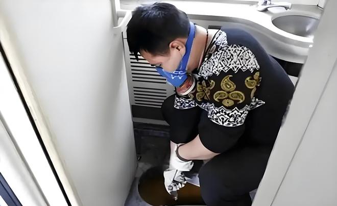 Kaiyun（中国体育）：为啥绿皮火车厕所里的屎尿全要排在铁轨上日积月累不会很脏吗？(图3)
