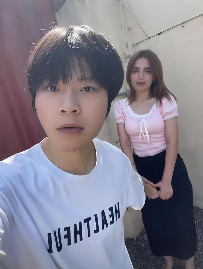 Kaiyun(中国体育):男子和网恋女友奔现住酒店两人相互提防:洗澡时都不敢关门(图5)