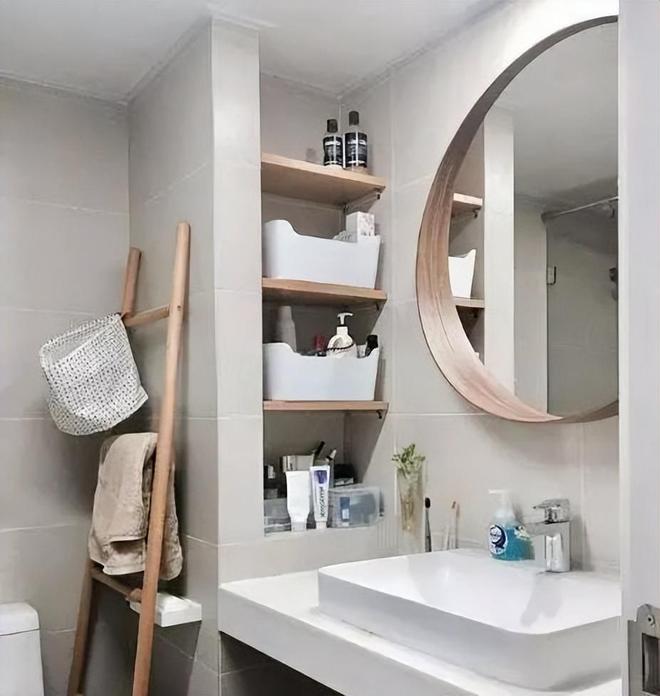 小户型装修卫生间别买置物架了聪明人都用它替代实用(图5)