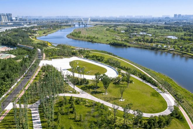 Kaiyun(中国体育):中铁建西派宸樾(售楼处)房价效果图学校双卫生间(图1)