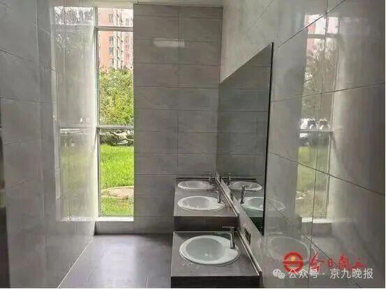 商丘市区上新一批公厕增设第三卫生间(图2)