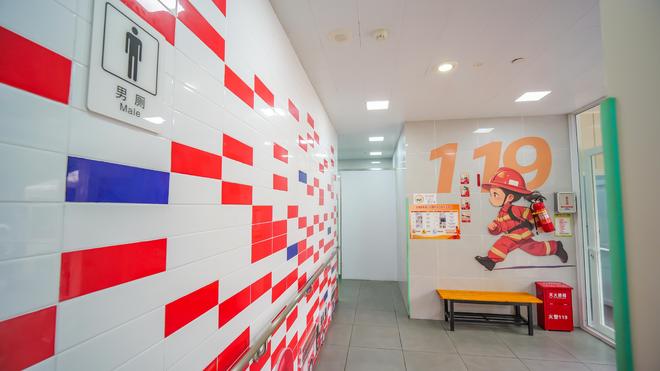 美观与智慧并存上海“小厕所”里的城市“大民生”(图1)