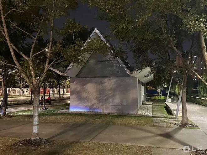 Kaiyun（中国体育）：上海徐汇滨江一公园公厕建好五六年为何不开放？市民追问！工作人员：流程还在走(图1)