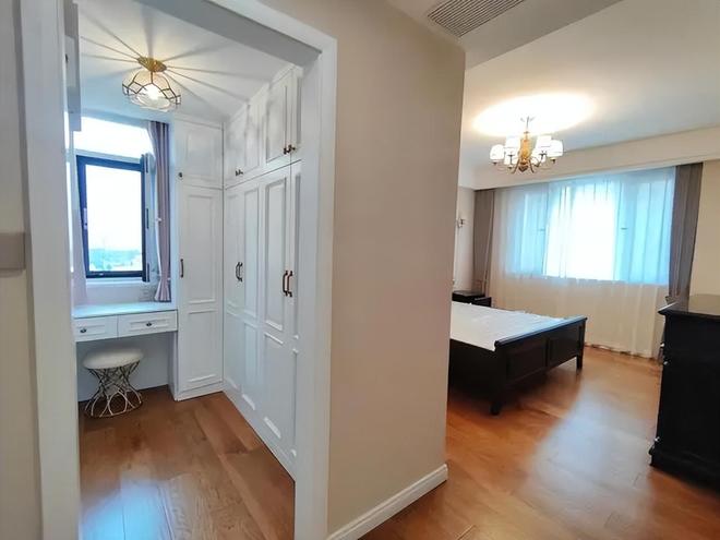 邻居把卫生间改成衣帽间我就看看不说线个月后她含泪拆掉了(图2)