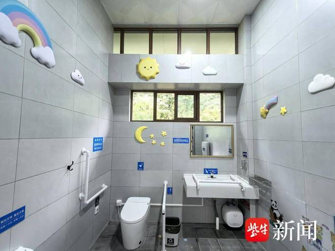 江苏的厕所升级成这样了？智能一体化适老适幼还能看书休憩(图2)