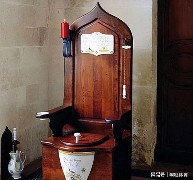 故宫无厕之谜：房间近万没有厕所却比现代卫生间更讲究(图5)