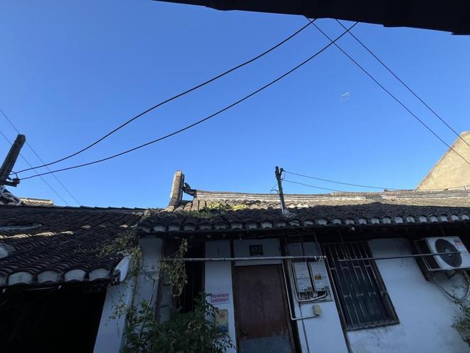 Kaiyun(中国体育):再见每天清晨公厕前排队倒马桶的日子|一平方米的改变有多难(图3)