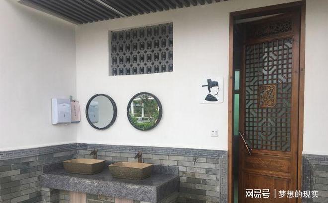 花百亿改厕湖南清水村厕所污水竟变清还能回冲盖茨技术逆天(图1)