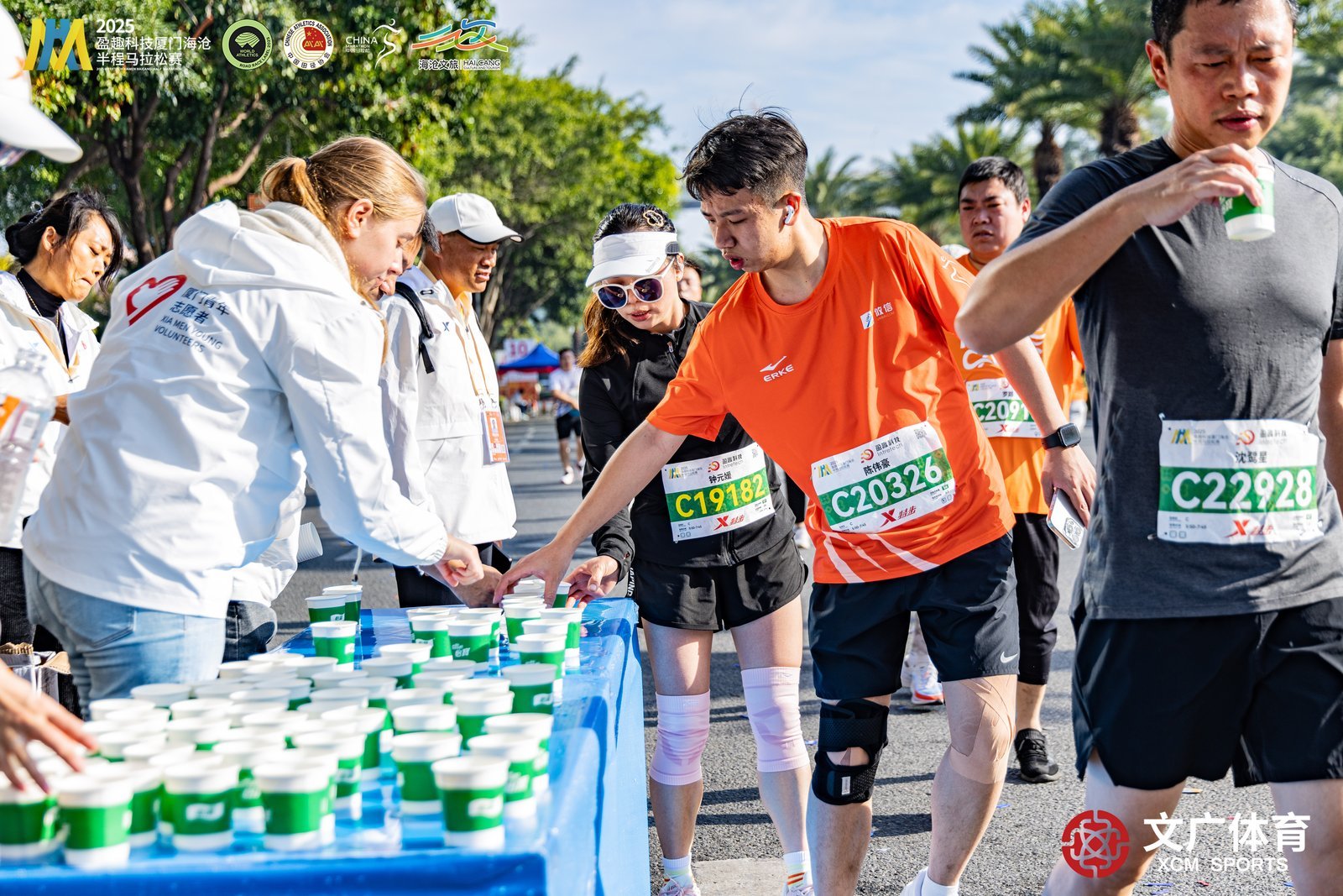 Kaiyun(中国体育):山海相逢“造乐”海沧厦门海沧半程马拉松开跑(图4)