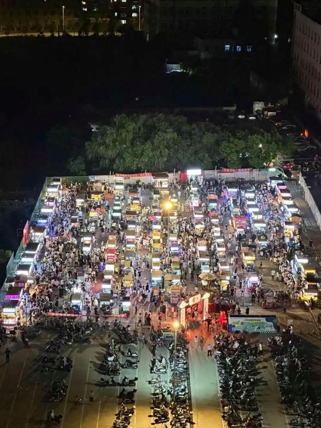 从扰民“野摊”到深夜食堂上海罗南夜集市如何在治理中转身？(图1)