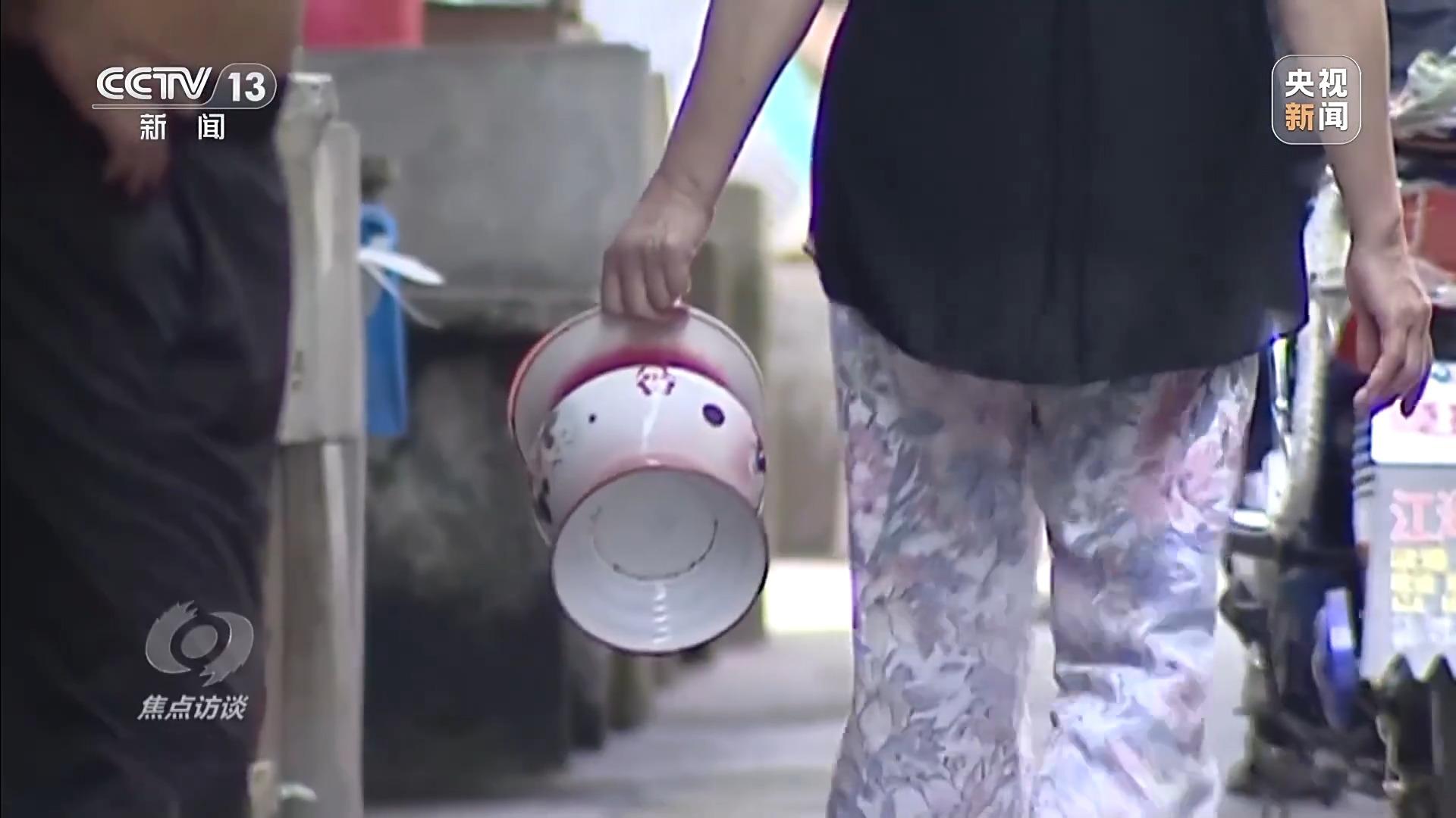 焦点访谈丨小马桶事关大民生上海以“绣花功夫”解“方便”难题(图1)