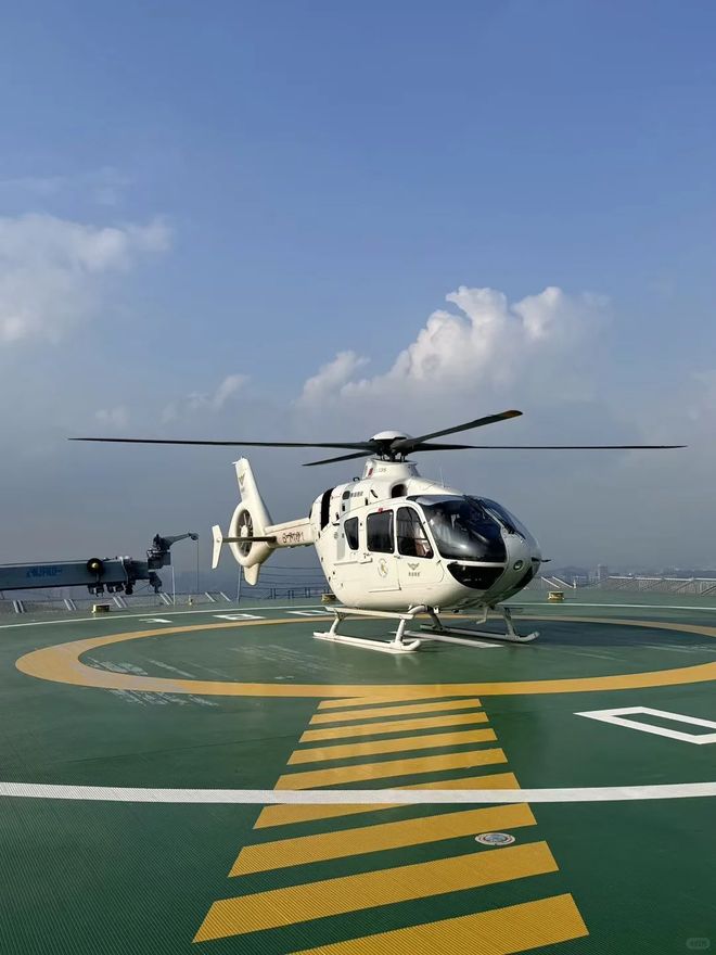 深圳又有神操作！厕所抽烟会让玻璃变透明网友直呼：建议全国推广！(图3)