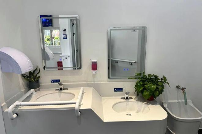 Kaiyun（中国体育）：杨浦这片绿意里藏着一座“会呼吸”的艺术公厕(图3)