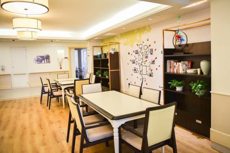 Kaiyun(中国体育):独居老人怕孤单?上海静安区曹家渡爱华养老院生活陪伴+文娱活动晚年有乐趣〔2025最新详情〕(图3)