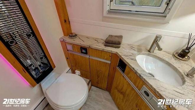 百万欧元的移动堡垒！540匹马力的六轮巨兽洲际探险房车XRS7400(图8)