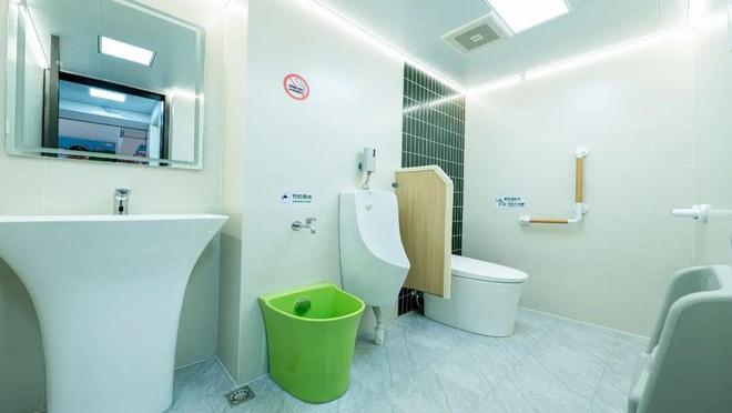 老人憋着找、快递员满街转……上海这个5㎡小区“内部空间”打开后直击痛点!(图1)