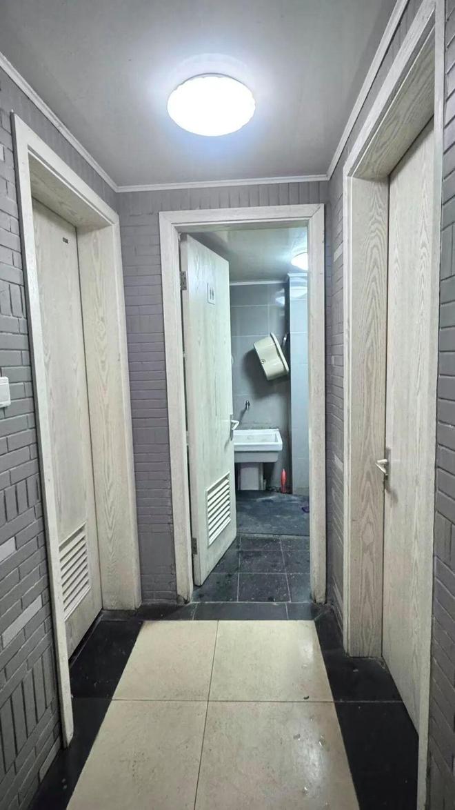 老人憋着找、快递员满街转……上海这个5㎡小区“内部空间”打开后直击痛点!(图4)