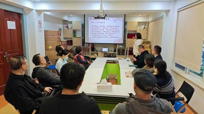 老人憋着找、快递员满街转……上海这个5㎡小区“内部空间”打开后直击痛点!(图5)