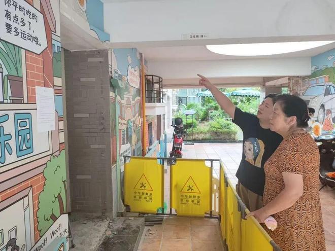 老人憋着找、快递员满街转……上海这个5㎡小区“内部空间”打开后直击痛点!(图8)