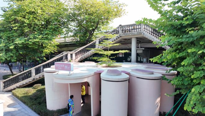 广州“厕所革命”交暖心答卷!超12万公厕构建全域服务网(图2)