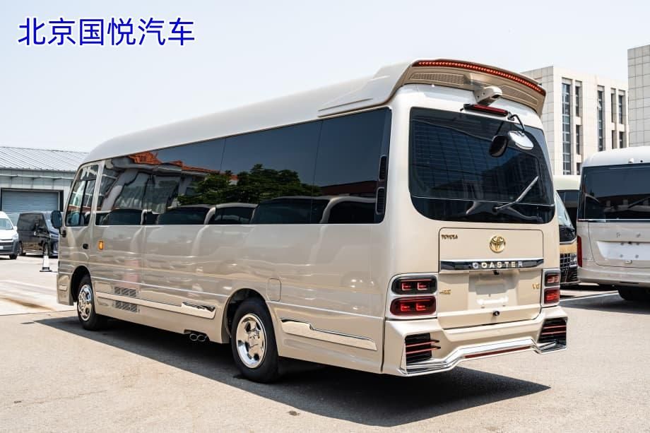 丰田考斯特7座房车新乡落地多少钱(图2)