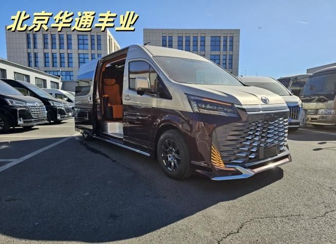 丰田海狮7座4S店现车价格查询(图1)