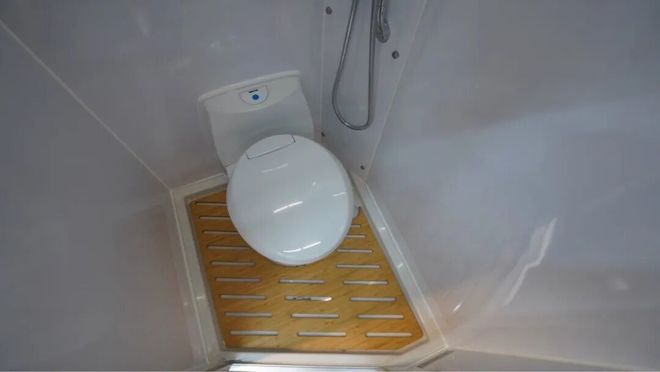 百万级房车到底长什么样？64L强擎公羊底盘公羊房车尽享奢华(图7)