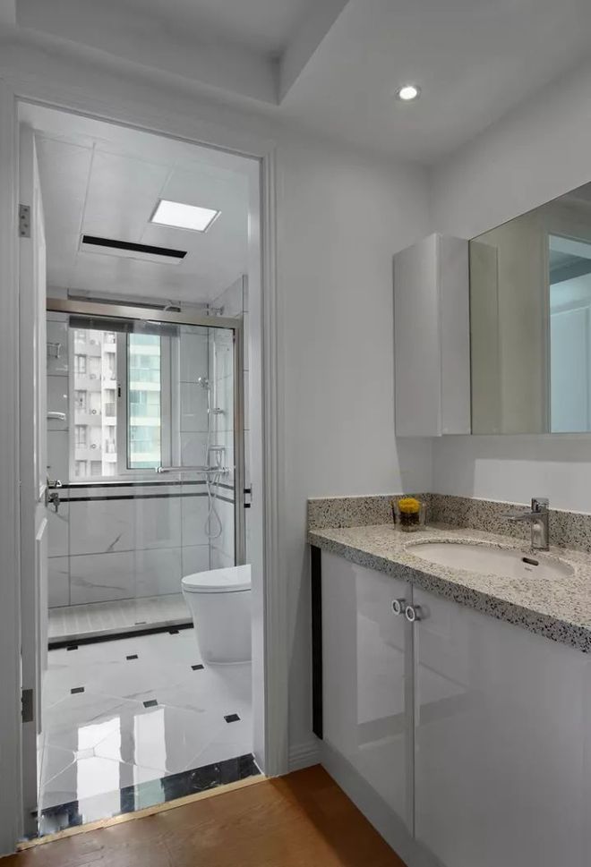 118平的现代简约风卫生间做到这样清爽宜人很舒适(图10)