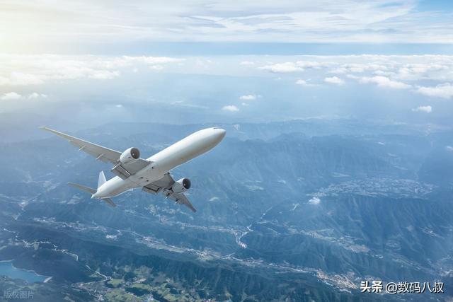 航班过道惊现“移动厕所”！家长纵容娃排便机组沉默刺痛全网(图5)