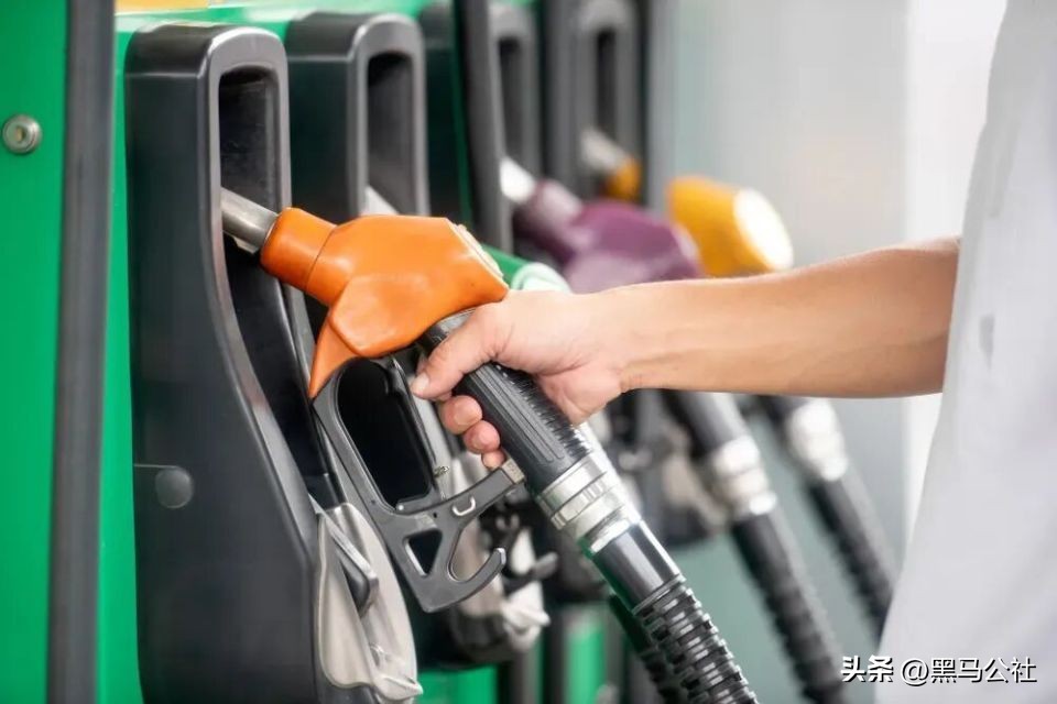 一觉醒来油车的天又塌了……(图8)